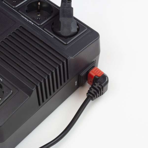 ACT Powercord C14 - C13 IEC Lock (down angled) 1m Black