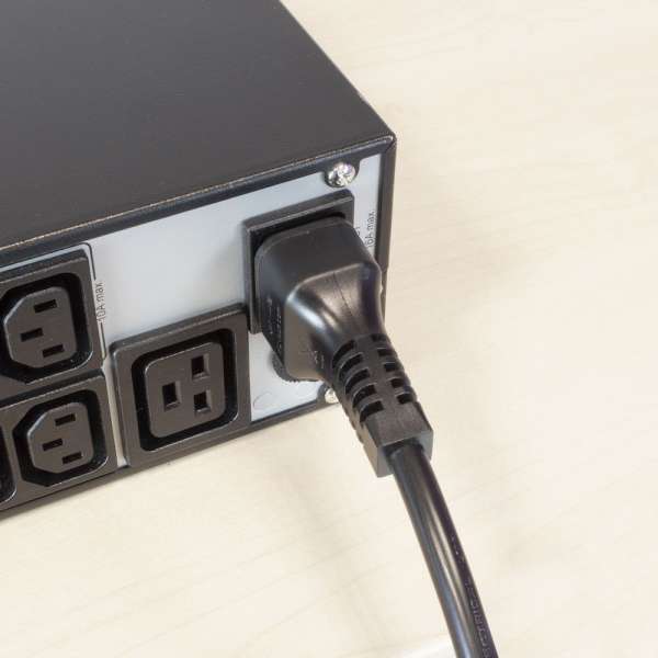 ACT Powercord Schuko CEE 7/7 male (angled) - C19 IEC Lock 2m Black