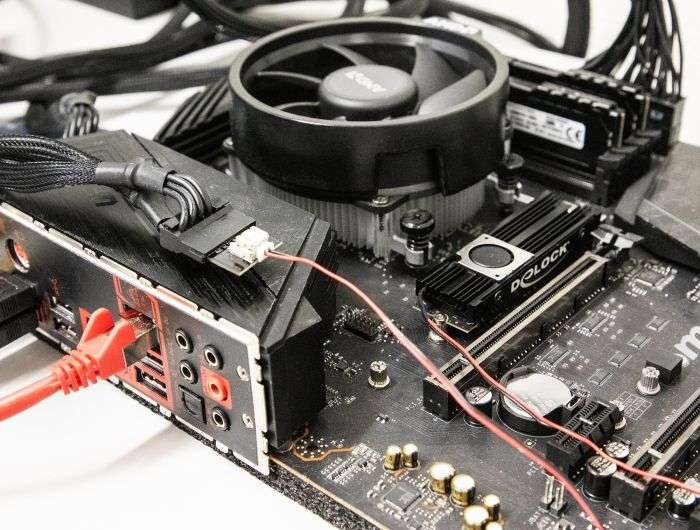 DeLock Heat sink with Fan for M.2 SSD 2280 Black