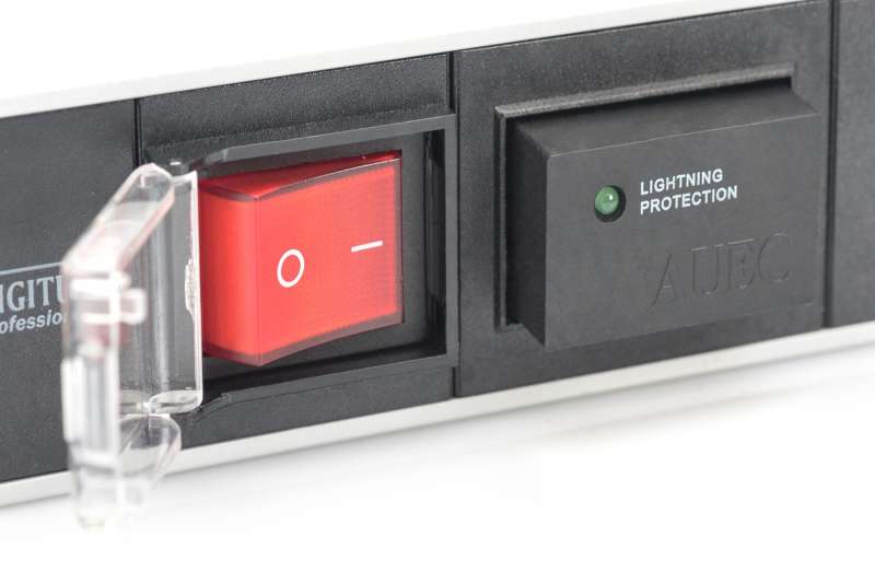 Digitus Aluminum outlet strip with switch 7 safety outlets 2m supply with surge protection