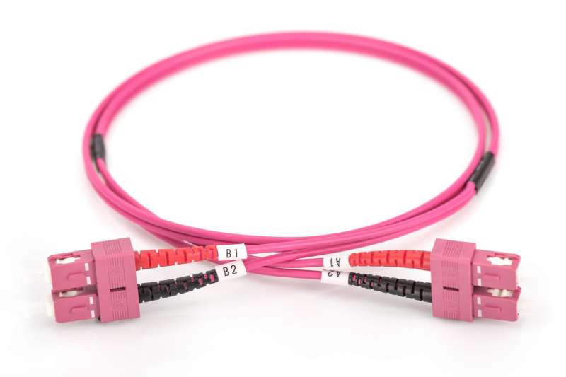 Digitus DK-2522-02-4 száloptikás kábel 2 M I-VH OM4 Violet