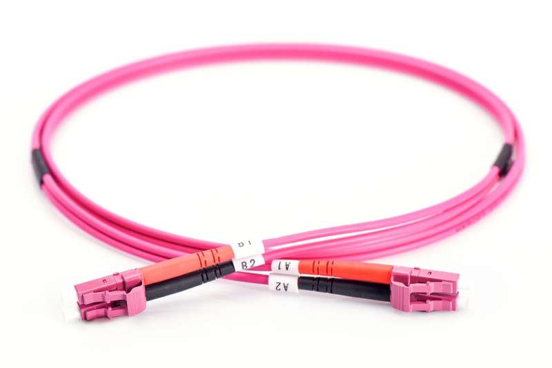 Digitus DK-2533-10-4 száloptikás kábel 10 M I-VH OM2 Violet