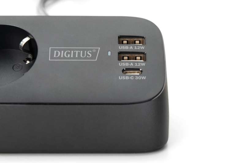 Digitus Hálózati Elosztó Kapcsolóval 3DIN 1,5m Black