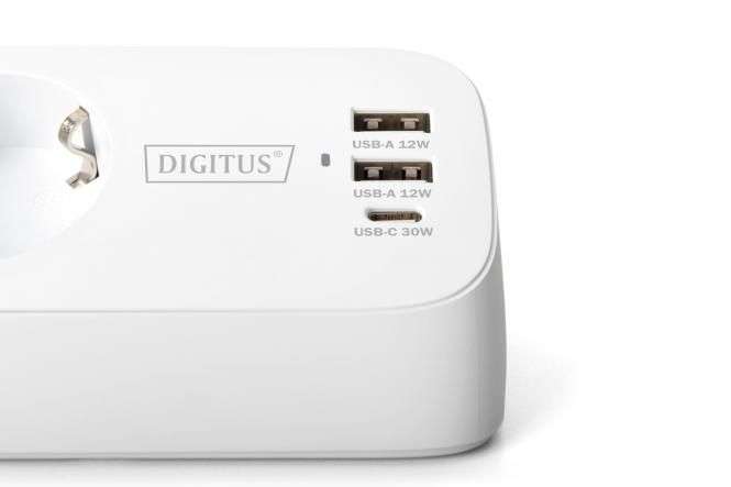 Digitus Hálózati Elosztó Kapcsolóval 3DIN 1,5m White