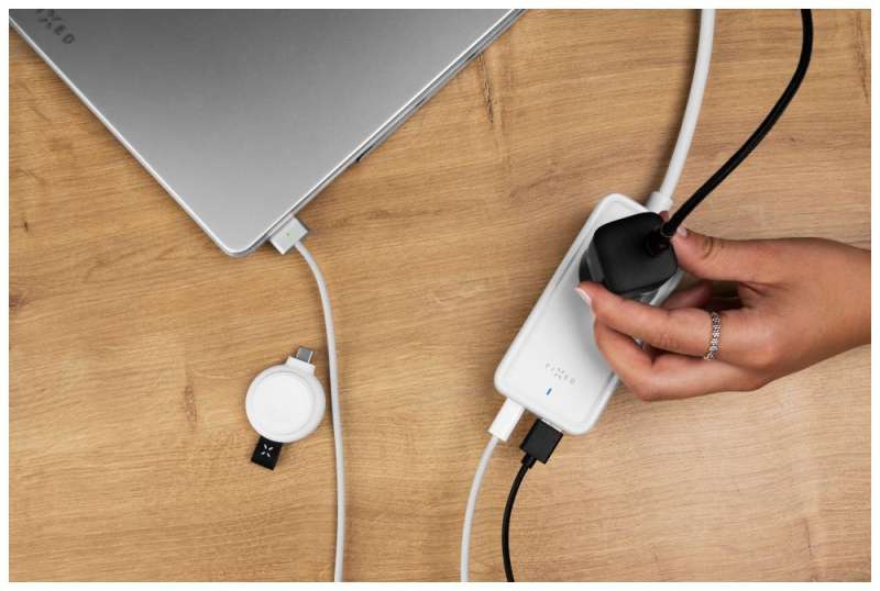 FIXED hálózati USB töltő, GaN III technológia, kimenetetk: 2 * USB-A QC3.0, 2 * USB-C PD3.0 65W , 1*220V, 1.5m kábel, fehér
