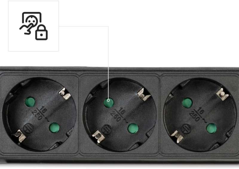 Hama Hálózati Elosztó Kapcsolóval 6DIN 3m Black