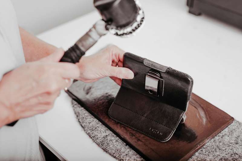 FIXED Horizontal Tok Sarif zárható, Műbőr, 4XL méret + Fekete, Mobiltelefon Kiegészítő