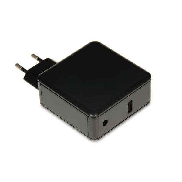 iBox IUZ65WA 18,5-20,5V / 3,5A 65W univerzális hálózati notebook töltő