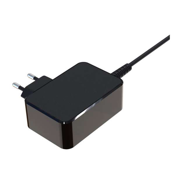 LC Power LC-NB-GAN-45-C 5-20V / 3A 45W Type-C univerzális hálózati notebook töltő