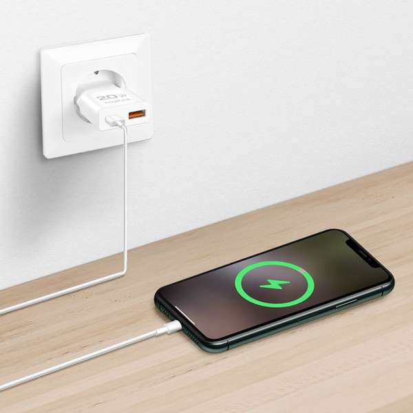 Logilink Dual-USB GaN charger 20W extra slim 1x USB-C (PD) 1x USB-A (QC) White