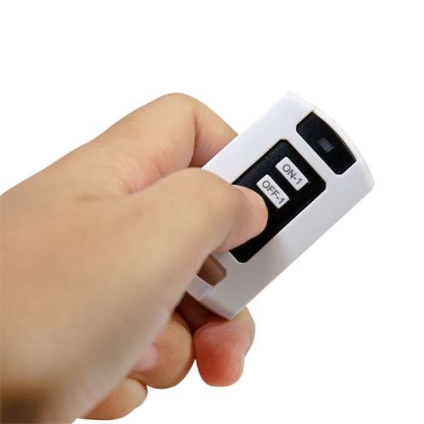 Logilink Hálózati Elosztó Távirányítóval 5DIN 1,5m White
