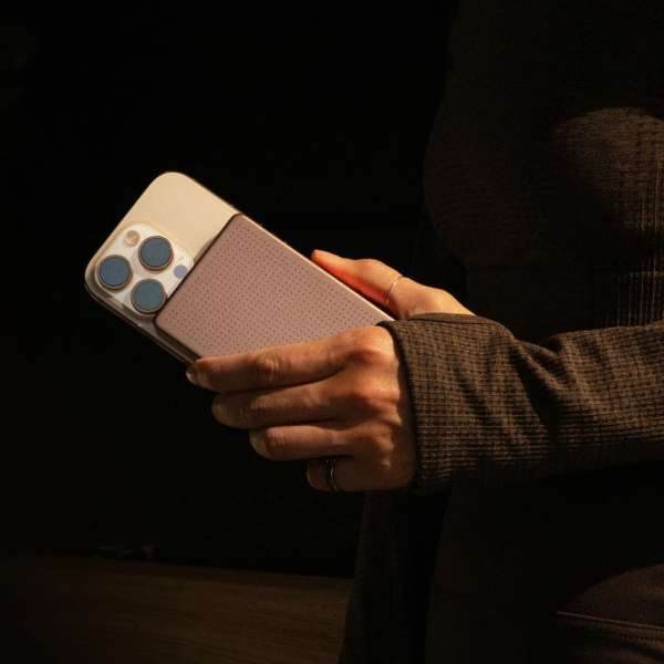 Native Union Active Magnetic 5000mAh Power Bank Apricot