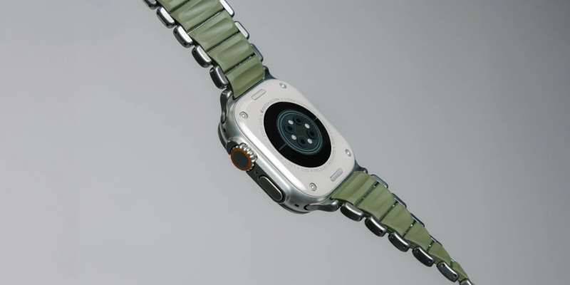 Nomad Stratos Band FKM AW 45/46/49mm Black Titanium Forest Green