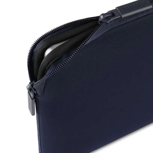 Pipetto Classic Fit Sleeve bag for MacBook 13/14 Dark Blue