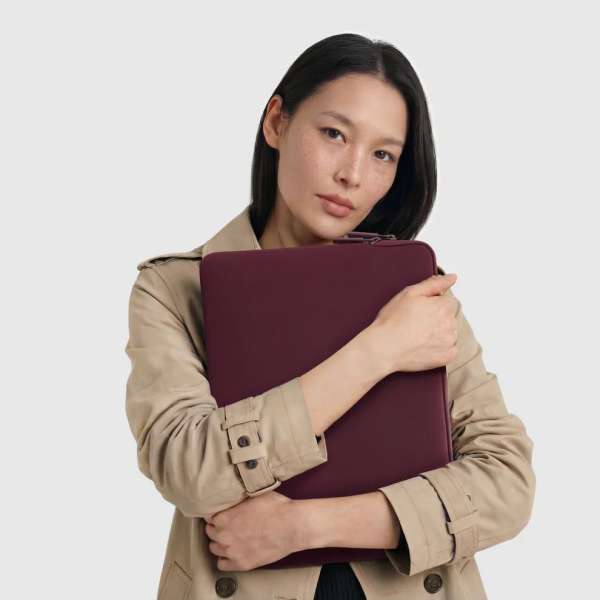 Pipetto Classic Fit Sleeve case for MacBook Neo 13/14 (A18 Pro) Burgundy