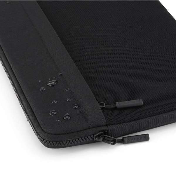 Pipetto Expand Sleeve bag for MacBook Pro 14/Air 13.6 Black