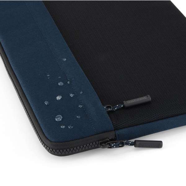 Pipetto Expand Sleeve bag for MacBook Pro 14/Air 13.6 Dark Blue