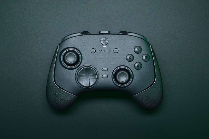 Razer Wolverine V3 Pro 8K PC Wireless Gamepad Black