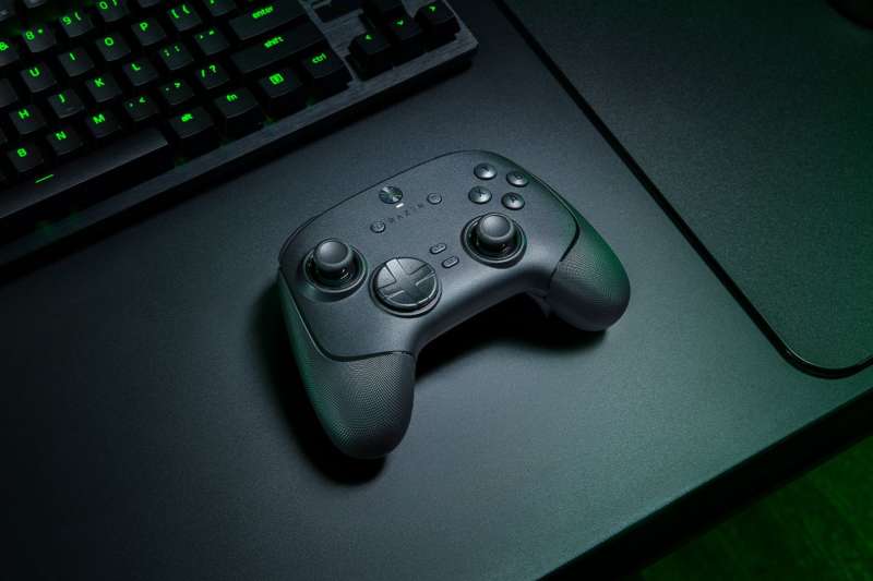 Razer Wolverine V3 Pro 8K PC Wireless Gamepad Black