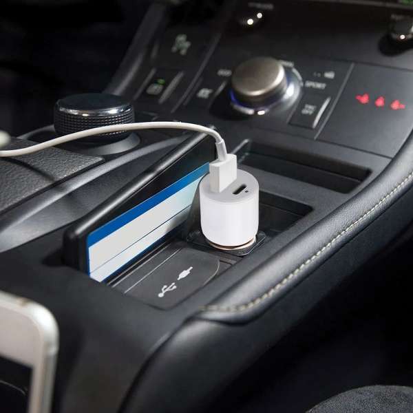 SKROSS 1xUSB-A 1xUSB-C PD 20W autós töltő White
