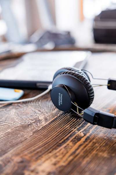 Thonet & Vander Klassik Bluetooth Headphones Black