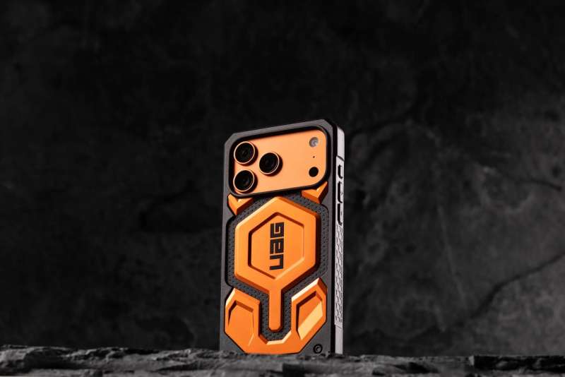 UAG Monarch Pro for iPhone 17 Pro Orange