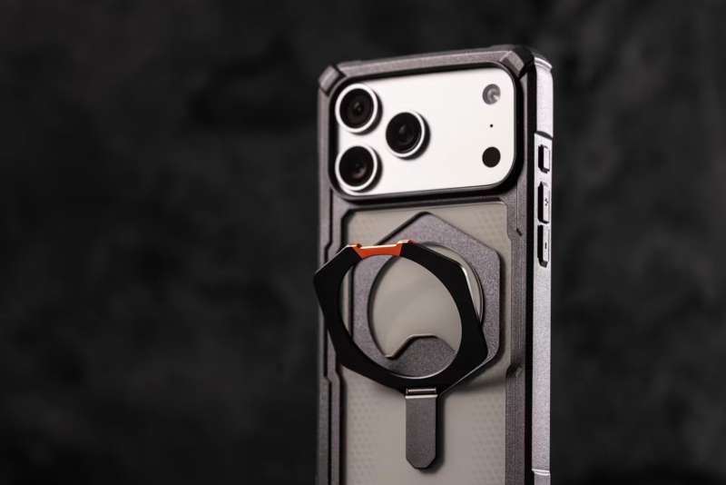 UAG Plasma XTE Magsafe case for iPhone 17 Pro Clear/Titanium