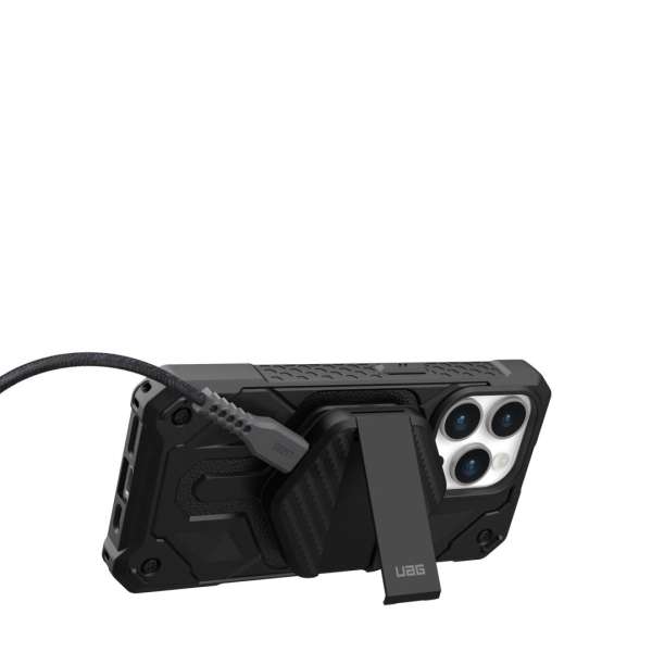 UAG Wireless Charging pad with kick stand Black/Carbon fiber