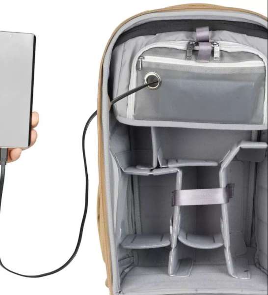 Vanguard VEO Metro 30-Liter Camera and Everyday Backpack Beige