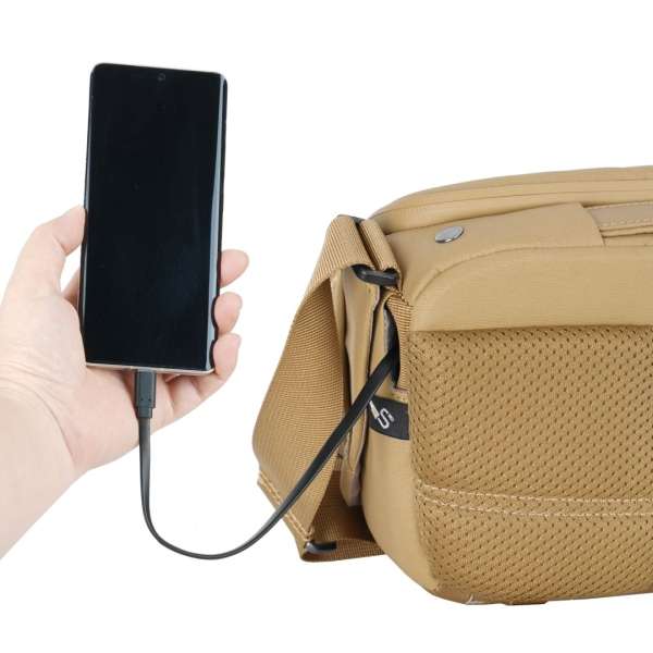 Vanguard VEO Metro 4-Liter Camera and Everyday Shoulder Bag Beige