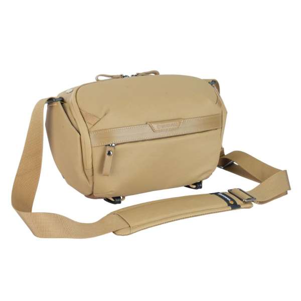 Vanguard VEO Metro 4-Liter Camera and Everyday Shoulder Bag Beige