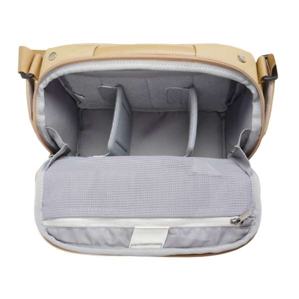 Vanguard VEO Metro 4-Liter Camera and Everyday Shoulder Bag Beige