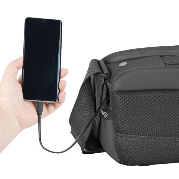 Vanguard VEO Metro 4-Liter Camera and Everyday Shoulder Bag Black