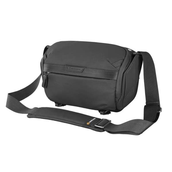 Vanguard VEO Metro 4-Liter Camera and Everyday Shoulder Bag Black
