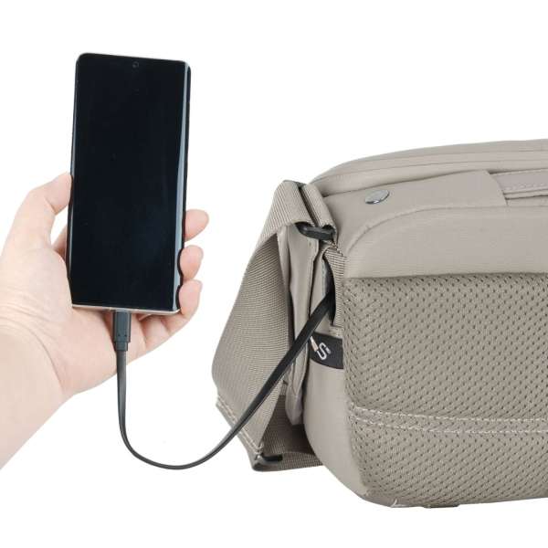 Vanguard VEO Metro 4-Liter Camera and Everyday Shoulder Bag Cream