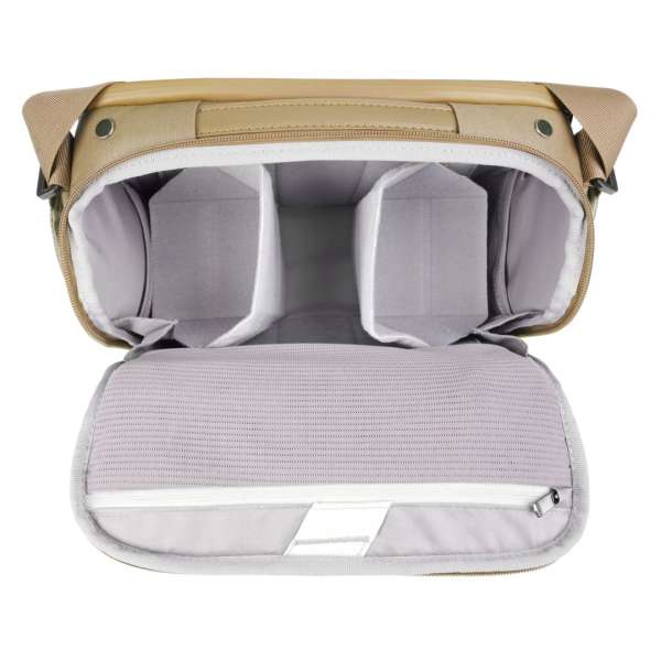 Vanguard VEO Metro 7-Liter Camera and Everyday Shoulder Bag Beige