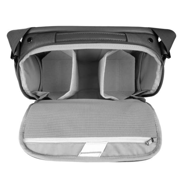 Vanguard VEO Metro 7-Liter Camera and Everyday Shoulder Bag Black