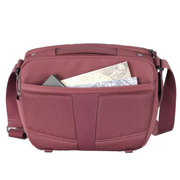 Vanguard VEO Metro 7-Liter Camera and Everyday Shoulder Bag Magenta