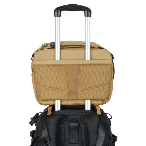 Vanguard VEO Metro S9L: 9 Litre Camera Shoulder Bag Beige