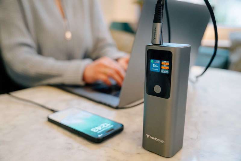 Verbatim Charge 'n' Go 27000mAh PowerBank Grey